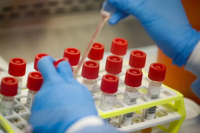 Sondeo Cae la confianza en la ciencia y la medicina en EEUU