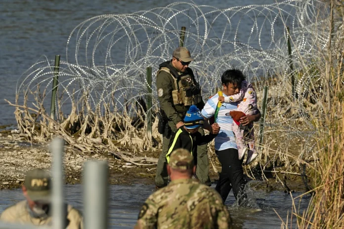 Arrestos en frontera sur de EEUU disminuyen 29% en junio, la menor cantidad en el gobierno de Biden