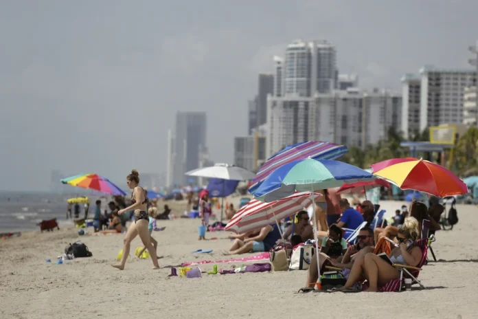 Mayoría de nuevos residentes de Florida y Texas el año pasado procedían de otros países