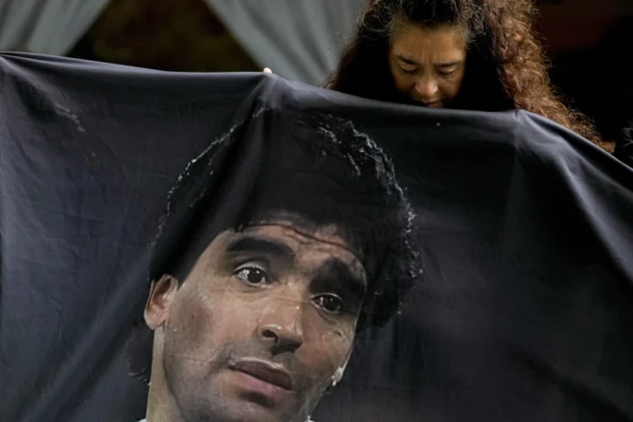 Juicio por muerte de Maradona pende de un hilo por participación de jueza en documental