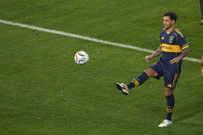 En medio de fiesta que le brindan los hinchas Leandro Paredes desembarca en Boca