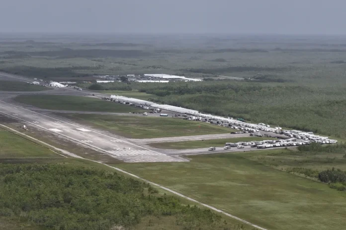 Legisladores de Florida demandan a DeSantis tras negarles acceso al “Alcatraz de los Caimanes”