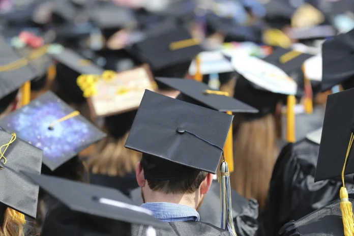 Qué saber si está en riesgo de embargo salarial por deuda de préstamos estudiantiles en EEUU