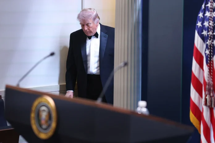 Caos en la cena de Trump con corresponsales