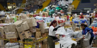 Presidente colombiano declara emergencia económica para atender devastador terremoto